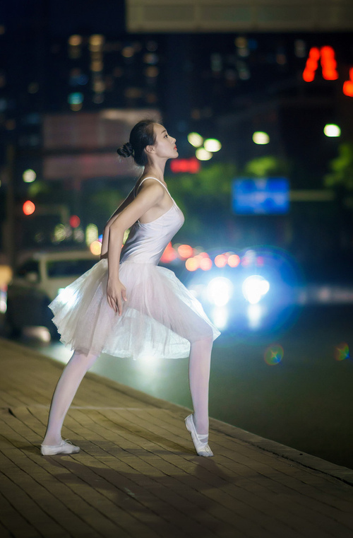 JiuyouAPP下载-格拉纳达主场大胜，守住前进动力，格拉纳达近期战绩