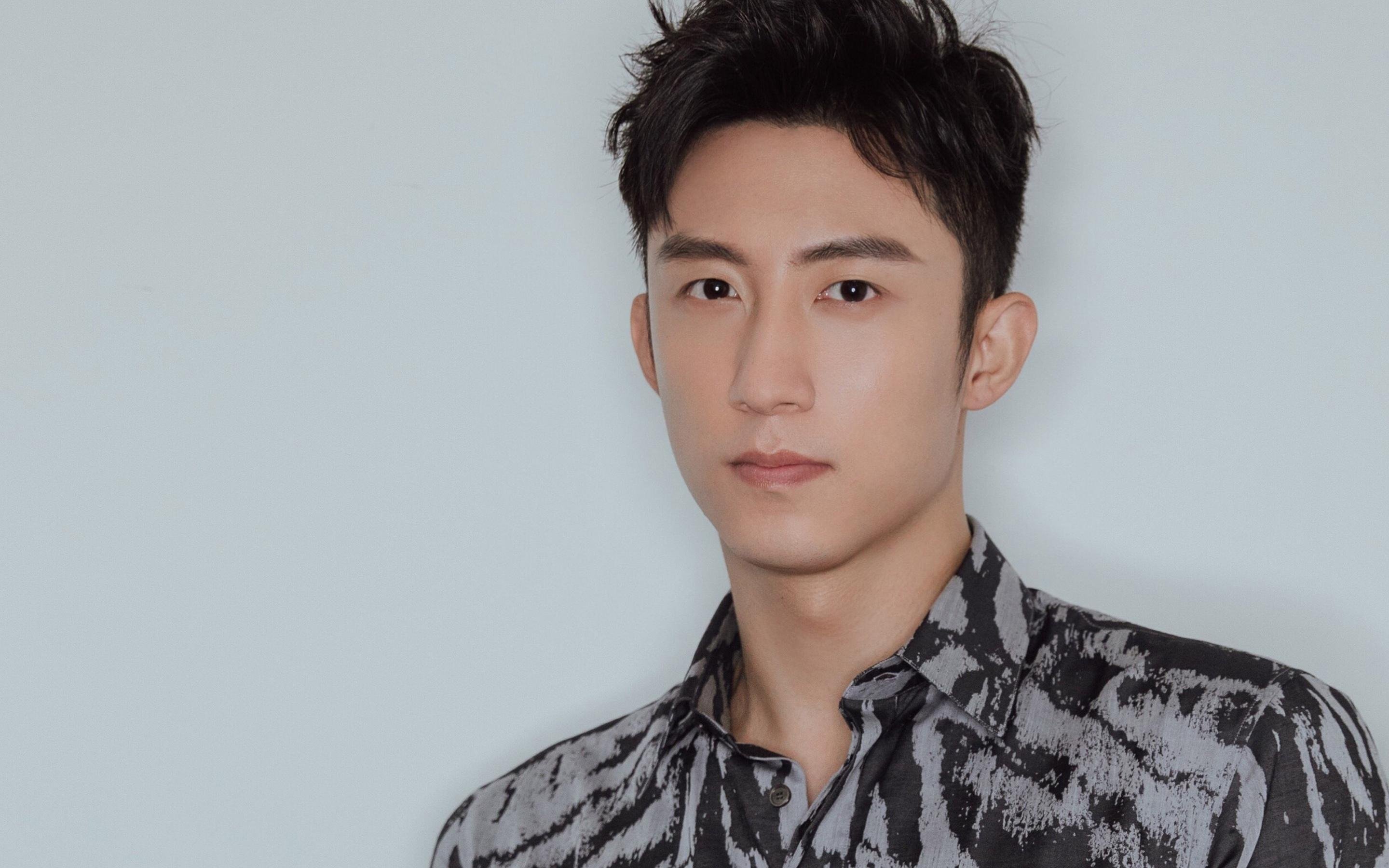 滑雪装备企业发布新款高性能雪具,性价比高的滑雪装备品牌